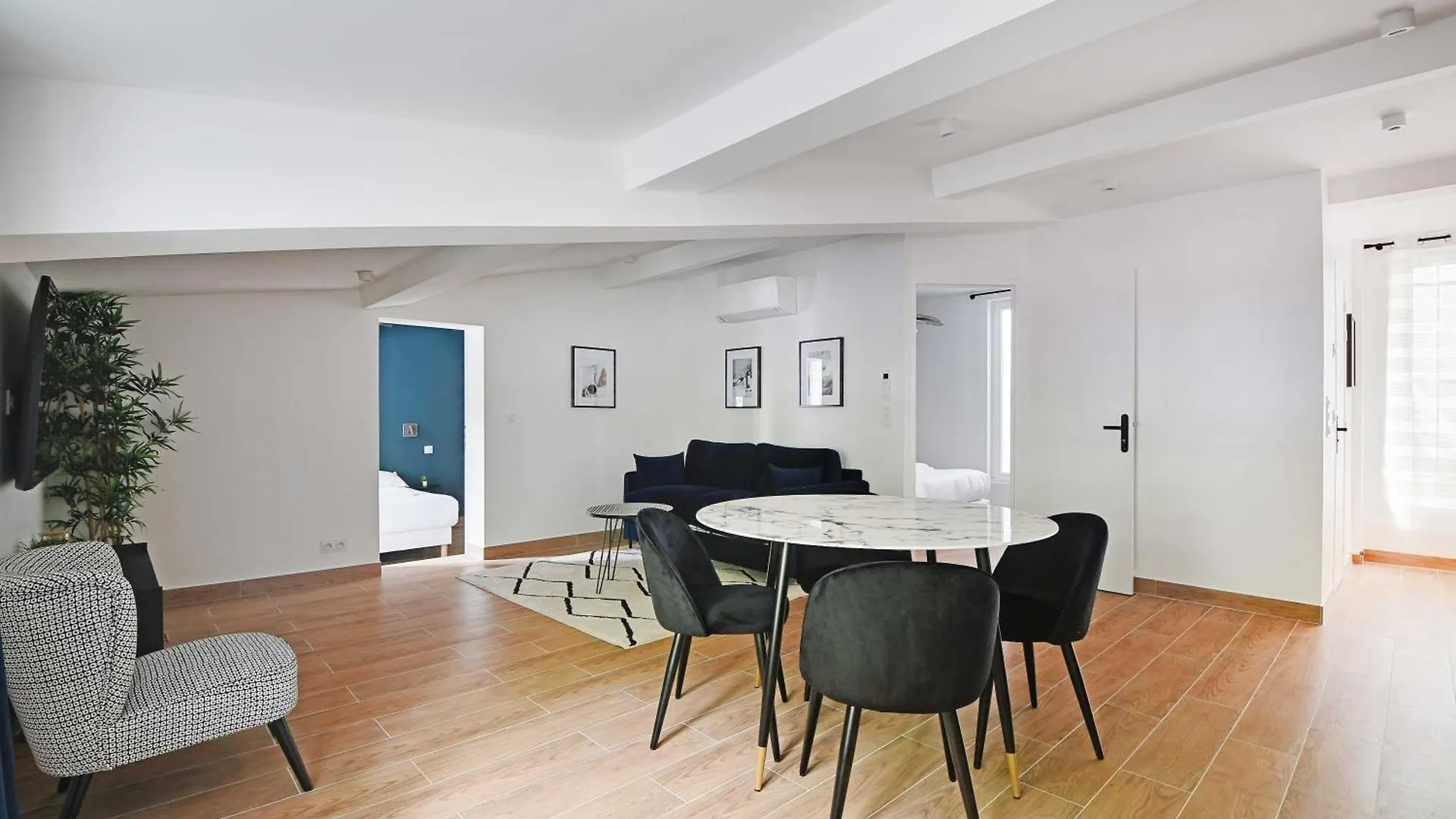 Refreshing 2Bd-6P Apartment - 18Th Ard Paris France