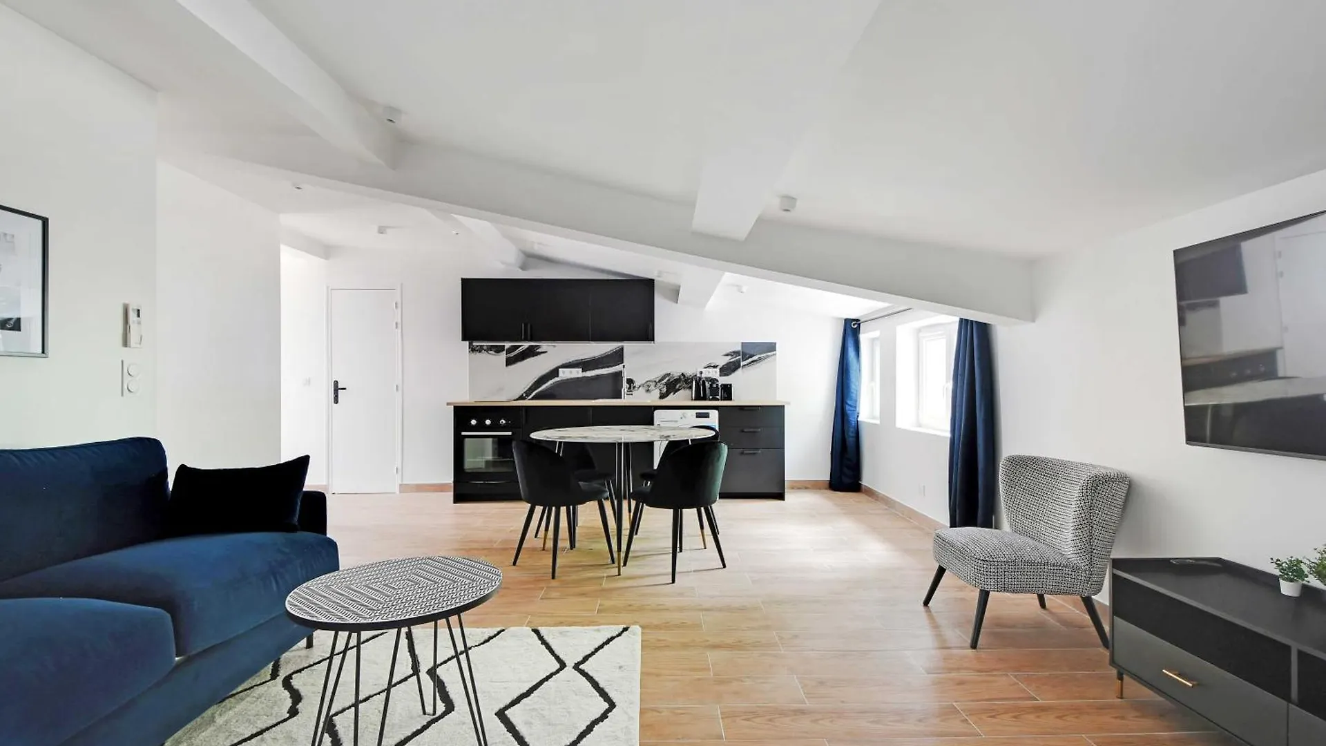 Refreshing 2Bd-6P Apartment - 18Th Ard Paříž